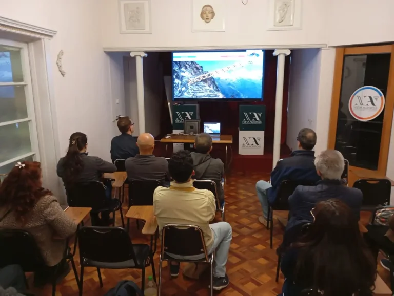 Clase filosófica, cadenas de Prometeo